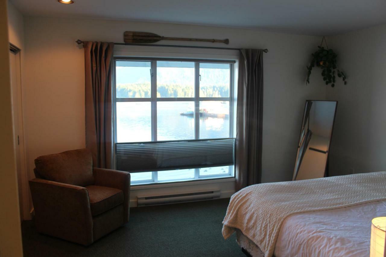 Апартаменты Siennas Harbour House Тофино Экстерьер фото